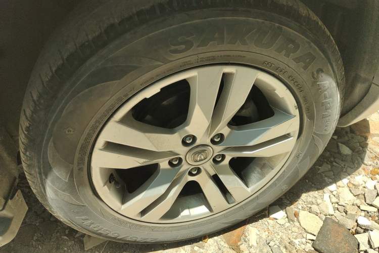 Used CHANGAN CS75 2016 1.5T Manual Excellence Model Right Front Wheel Hub