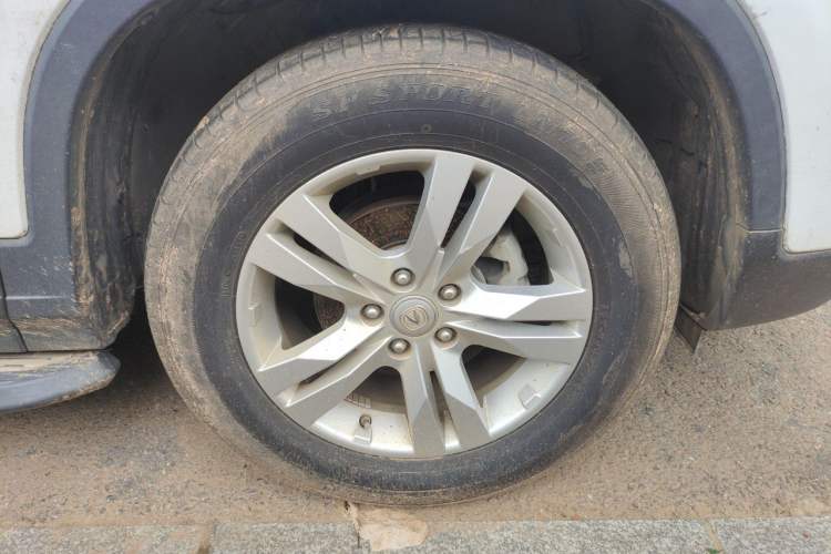 Used CHANGAN CS75 2016 1.5T Manual Excellence Model Right Front Wheel Hub