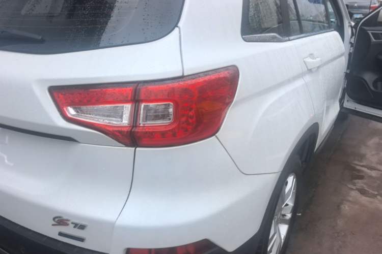 Used CHANGAN CS75 2016 1.8T Automatic Elite Model China IV Standard Right Rear Taillight