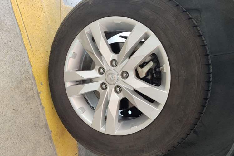 Used CHANGAN CS75 2016 1.8T Automatic Elite Model China IV Standard Right Rear Wheel Hub