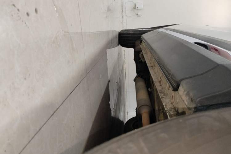 Used CHANGAN CS75 2016 1.8T Automatic Elite Model China V Standard Right Side Sill