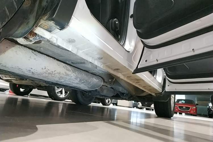 Used CHANGAN CS75 2016 2.0L Manual Leading Version China IV Standard Right Side Sill