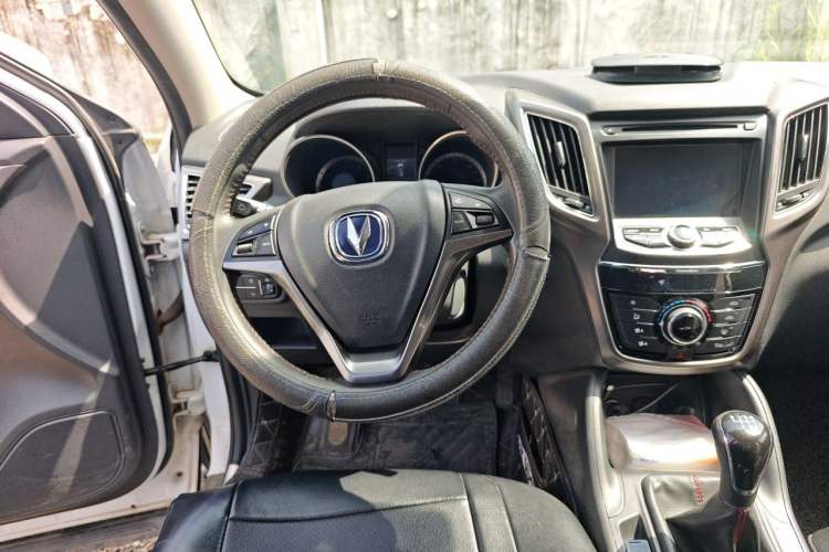 Used CHANGAN CS75 2016 2.0L Manual Luxury Version China V Standard Steering Wheel