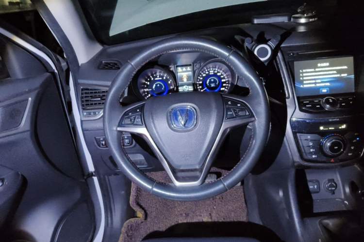 Used CHANGAN CS75 2016 2.0L Manual Luxury Version China V Standard Steering Wheel