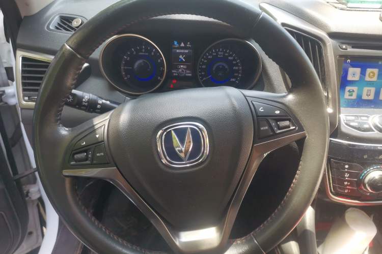Used CHANGAN CS75 2016 2.0L Manual Luxury Version China V Standard Steering Wheel