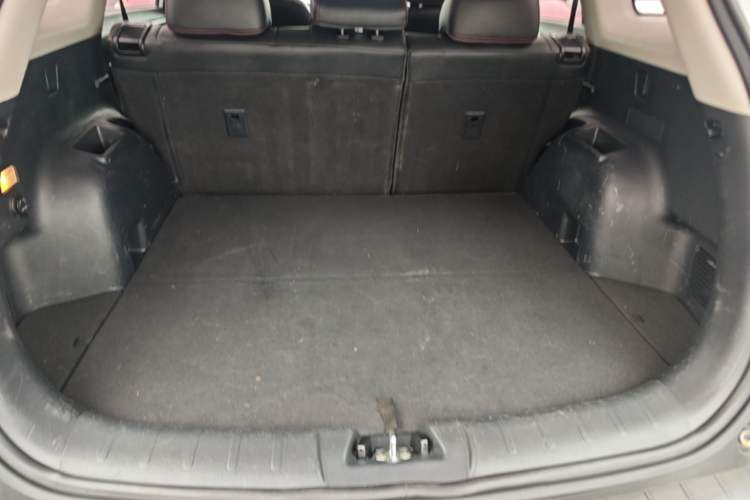 Used CHANGAN CS75 2016 1.8T Automatic Elite Model China IV Standard Trunk