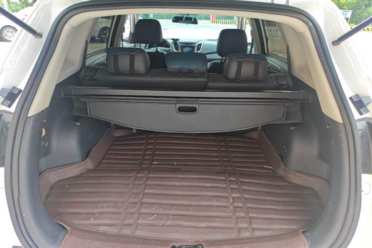 Used CHANGAN CS75 2016 1.8T Automatic Elite Model China V Standard Trunk