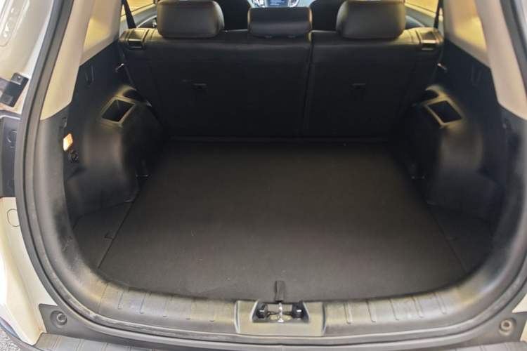 Used CHANGAN CS75 2016 1.8T Automatic Elite Model China V Standard Trunk