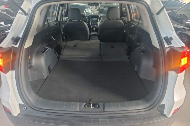 Used CHANGAN CS75 2016 1.8T Automatic Elite Model China V Standard Trunk