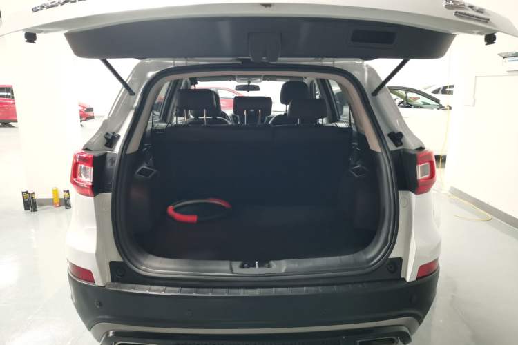 Used CHANGAN CS75 2016 1.8T Automatic Elite Model China V Standard Trunk