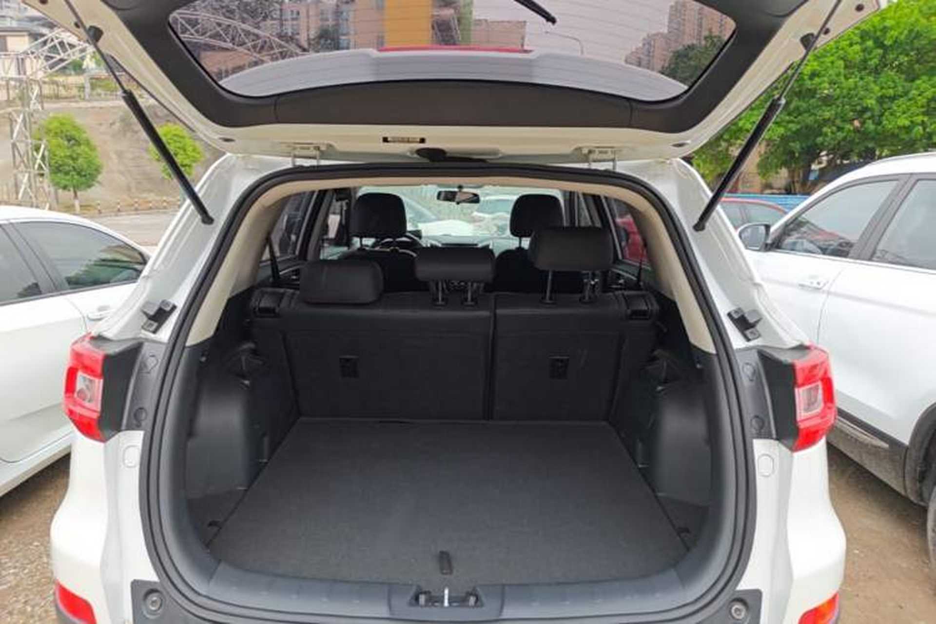 Used CHANGAN CS75 2016 1.8T Automatic Elite Model China V Standard Trunk