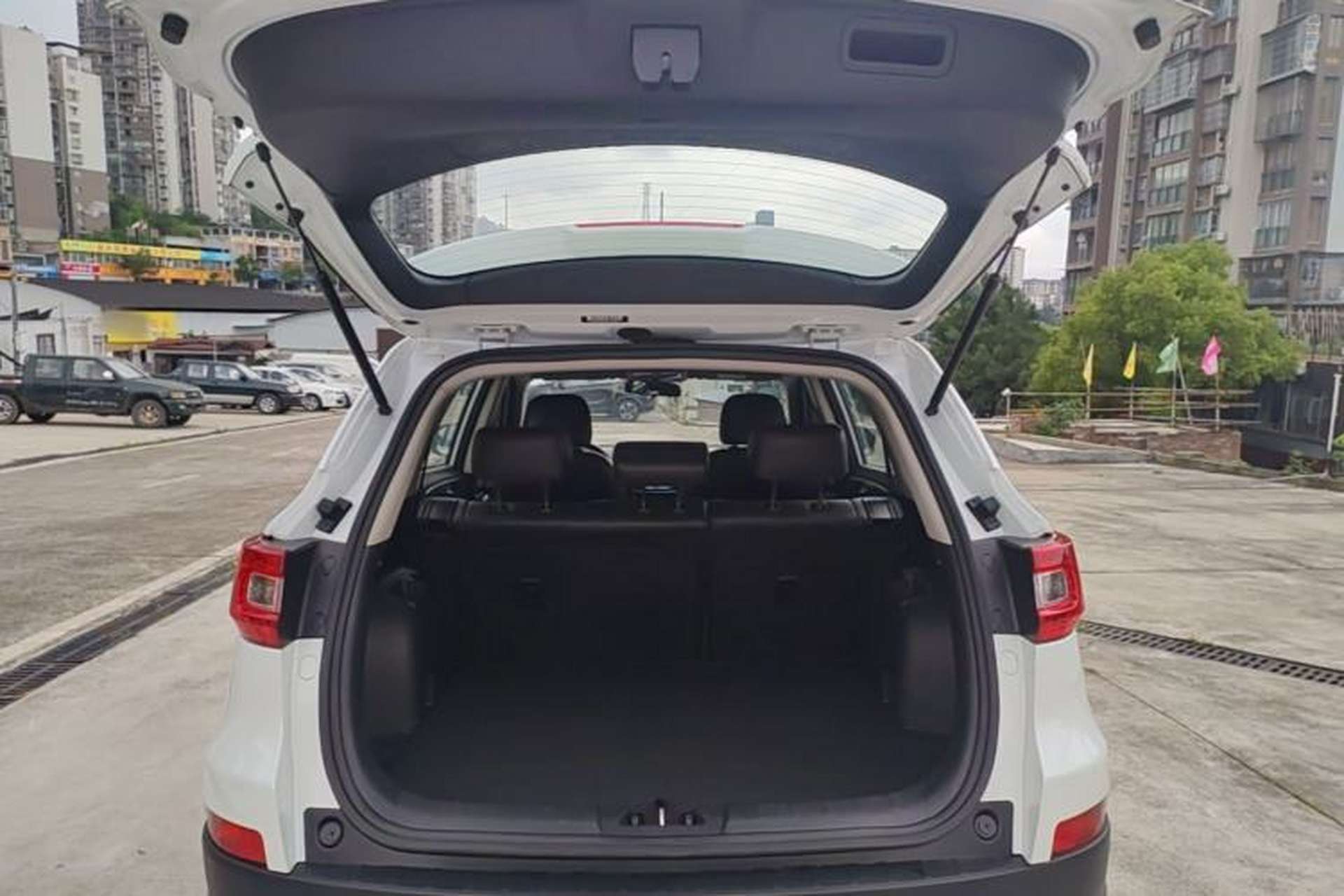 Used CHANGAN CS75 2016 2.0L Manual Luxury Version China V Standard Trunk