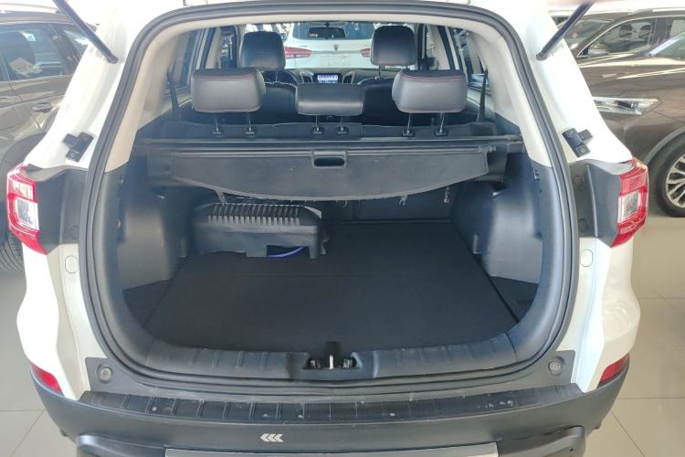 Used CHANGAN CS75 2016 2.0L Manual Luxury Version China IV Standard Trunk