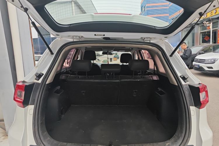 Used CHANGAN CS75 2016 1.8T Automatic Elite Model China V Standard Trunk