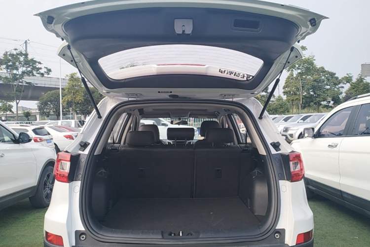 Used CHANGAN CS75 2016 1.8T Automatic Elite Model China V Standard Trunk