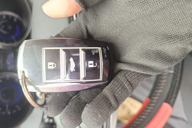 Used CHANGAN CS75 2016 2.0L Manual Leading Version China IV Standard Vehicle Key
