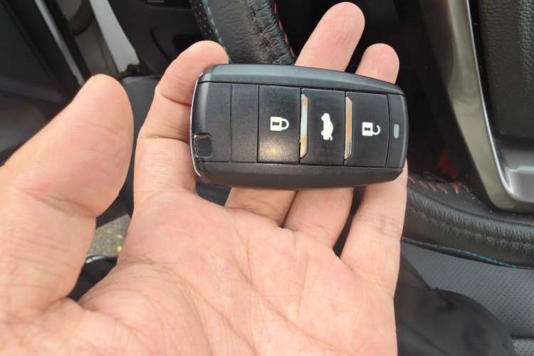 Used CHANGAN CS75 2016 2.0L Manual Luxury Version China V Standard Vehicle Key
