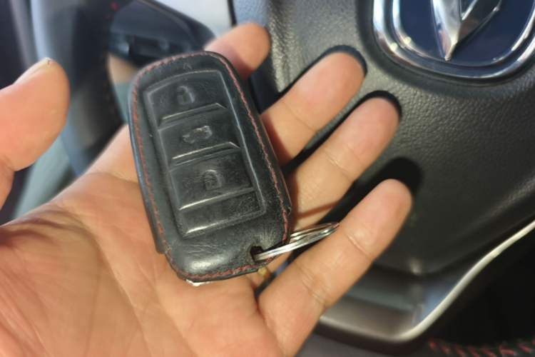 Used CHANGAN CS75 2016 2.0L Manual Luxury Version China V Standard Vehicle Key