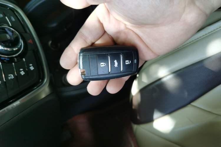 Used CHANGAN CS75 2016 2.0L Manual Luxury Version China V Standard Vehicle Key