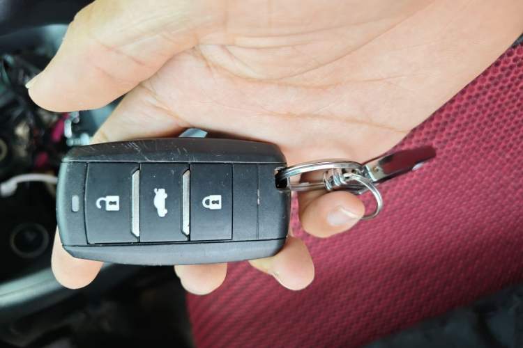Used CHANGAN CS75 2016 2.0L Manual Luxury Version China V Standard Vehicle Key