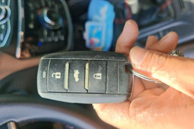 Used CHANGAN CS75 2016 2.0L Manual Luxury Version China V Standard Vehicle Key
