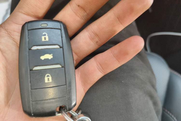 Used CHANGAN CS75 2016 1.8T Automatic Elite Model China IV Standard Vehicle Key