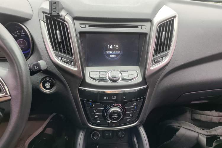 Used CHANGAN CS75 2016 1.8T Automatic Elite Model China V Standard Audio And AC Panel