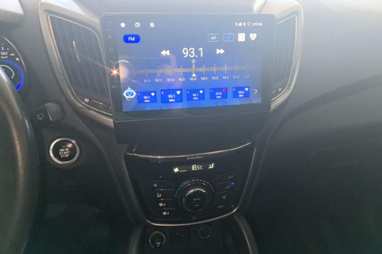 Used CHANGAN CS75 2016 1.8T Automatic Elite Model China V Standard Audio And AC Panel