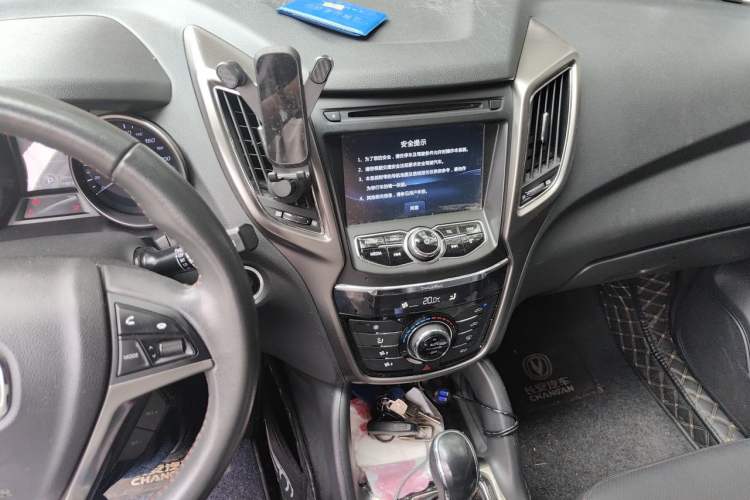 Used CHANGAN CS75 2016 1.8T Automatic Elite Model China V Standard Audio And AC Panel