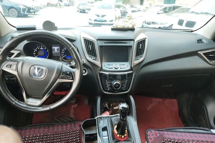 Used CHANGAN CS75 2016 2.0L Manual Luxury Version China V Standard Center Console