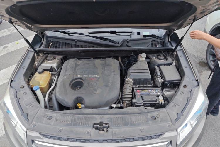 Used CHANGAN CS75 2016 1.8T Automatic Elite Model China IV Standard Engine Bay