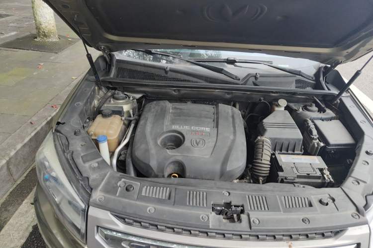 Used CHANGAN CS75 2016 1.8T Automatic Elite Model China V Standard Engine Bay Right