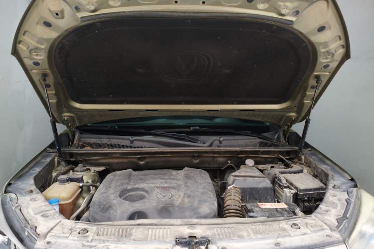 Used CHANGAN CS75 2016 1.8T Automatic Elite Model China V Standard Engine Bay