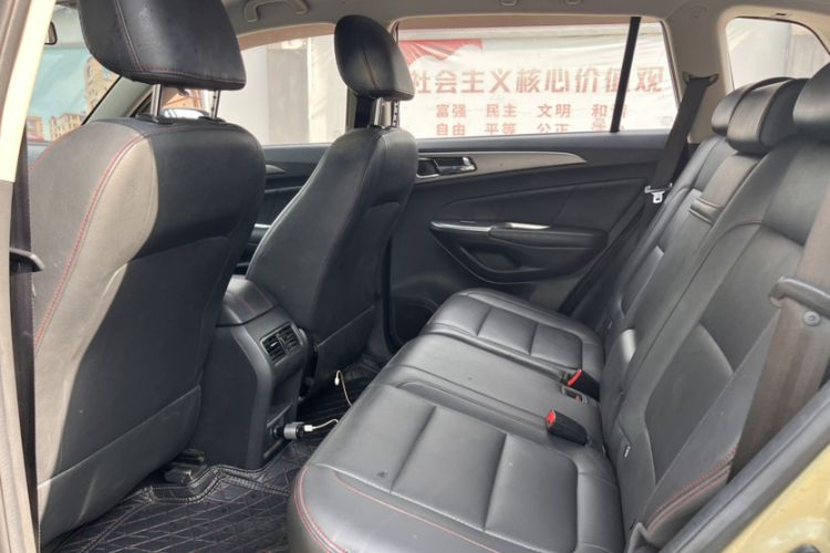 Used CHANGAN CS75 2016 2.0L Manual Luxury Version China V Standard Interior 5