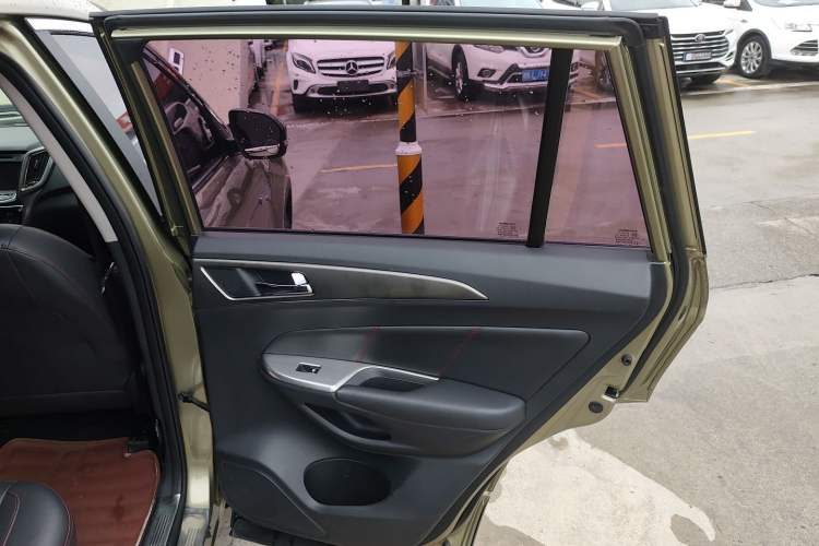 Used CHANGAN CS75 2016 1.8T Automatic Elite Model China V Standard Interior 6
