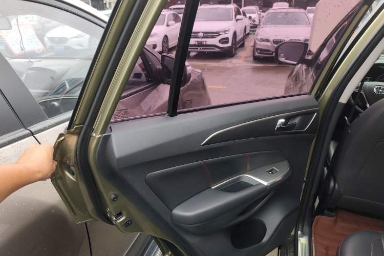 Used CHANGAN CS75 2016 1.8T Automatic Elite Model China V Standard Interior 8