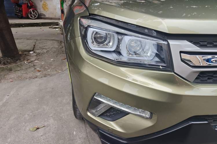 Used CHANGAN CS75 2016 1.5T Manual FENGSHANG Model Right Front Headlight