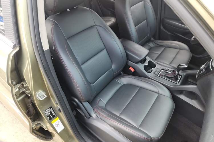 Used CHANGAN CS75 2016 1.8T Automatic Prestige Model China V Standard Right Front Seat