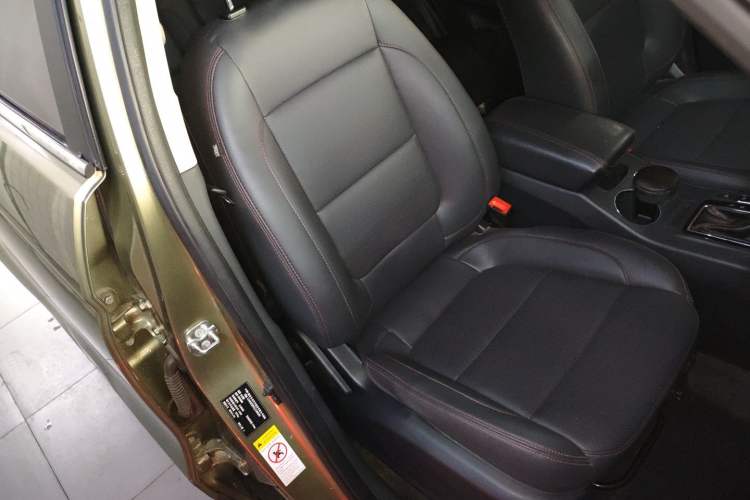 Used CHANGAN CS75 2016 1.8T Automatic Elite Model China V Standard Right Front Seat