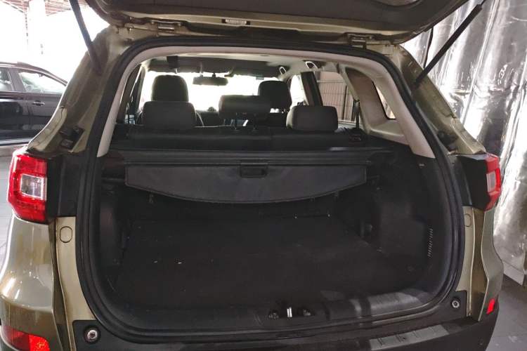 Used CHANGAN CS75 2016 1.8T Automatic Elite Model China V Standard Trunk