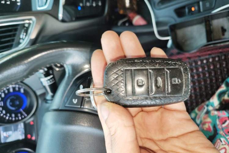 Used CHANGAN CS75 2016 2.0L Manual Luxury Version China V Standard Vehicle Key