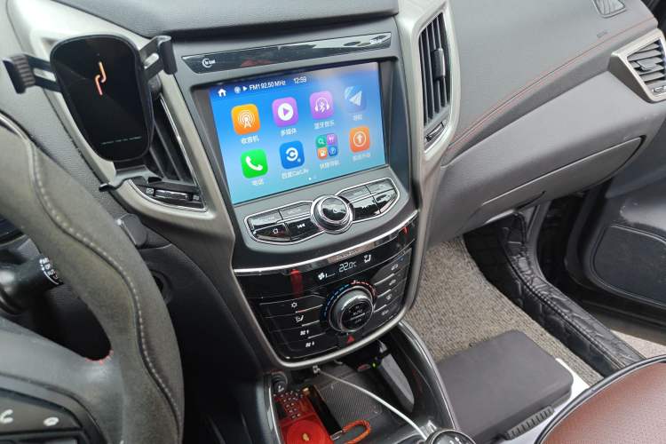 Used CHANGAN CS75 2017 Shangkui Edition 1.5T Manual Fengxiang Model Audio And AC Panel