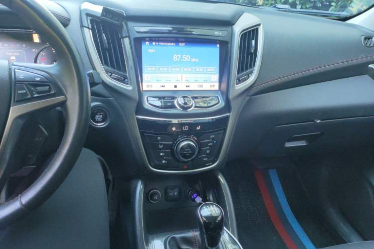 Used CHANGAN CS75 2017 Shangku Edition 1.5T Manual ZhiXiang Model Audio And AC Panel