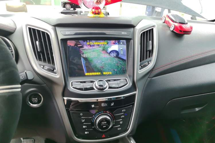 Used CHANGAN CS75 2017 Shangku Edition 1.5T Manual ZhiXiang Model Audio And AC Panel