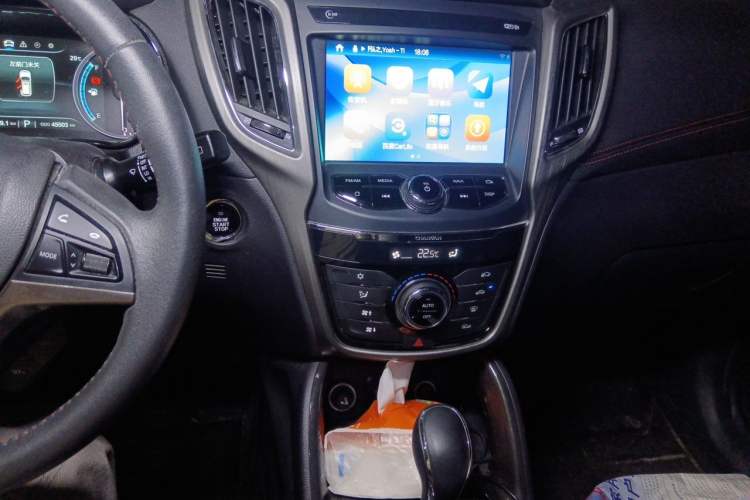Used CHANGAN CS75 2017 Shangkui Edition 1.5T Automatic Fengxiang Model Audio And AC Panel
