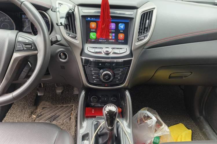 Used CHANGAN CS75 2017 Shangkui Edition 1.5T Manual Fengxiang Model Audio And AC Panel