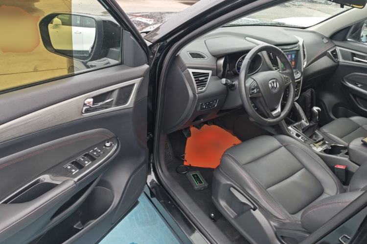 Used CHANGAN CS75 2017 Shangku Edition 1.5T Manual ZhiXiang Model Driver Seat
