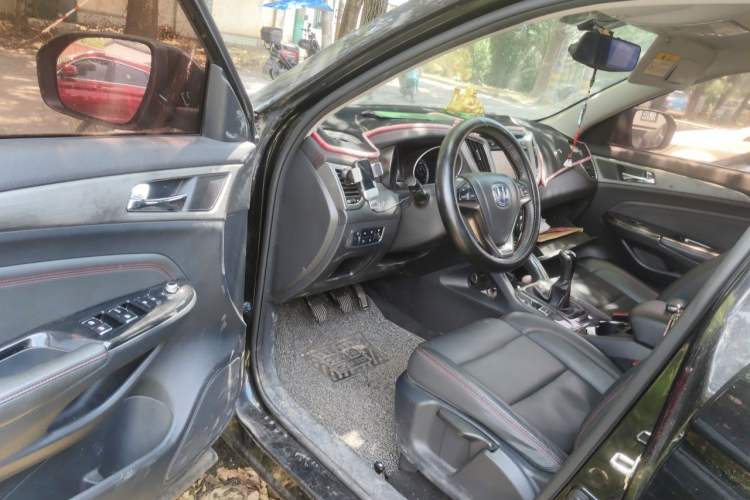 Used CHANGAN CS75 2017 Shangku Edition 1.5T Manual ZhiXiang Model Driver Seat