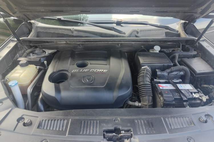 Used CHANGAN CS75 2017 Shangkui Edition 1.5T Automatic Fengxiang Model Engine Bay