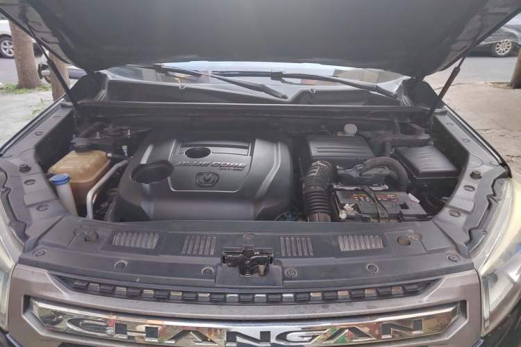 Used CHANGAN CS75 2017 Shangkui Edition 1.5T Manual Fengxiang Model Engine Bay